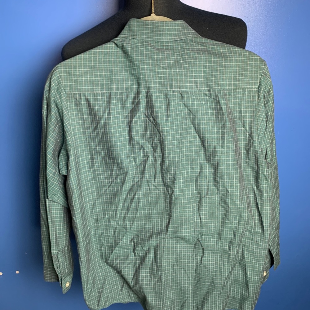 Green button down - Picture 5 of 5